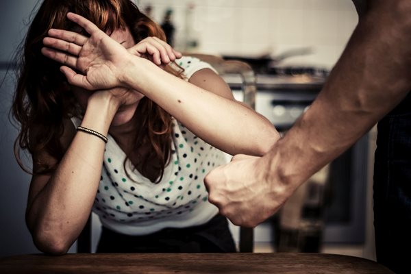 2500 жени са потърсили помощ от МВР заради домашно насилие през 2017 г.