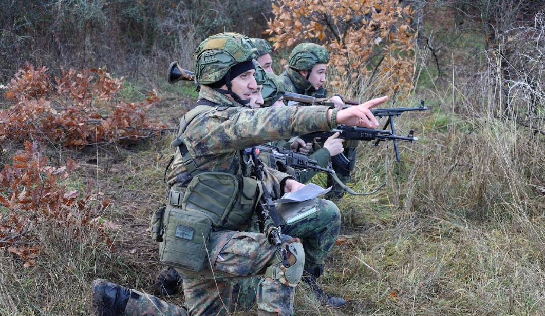 Сертифицираха наша рота за участие в многонационалната бойна група на НАТО у нас