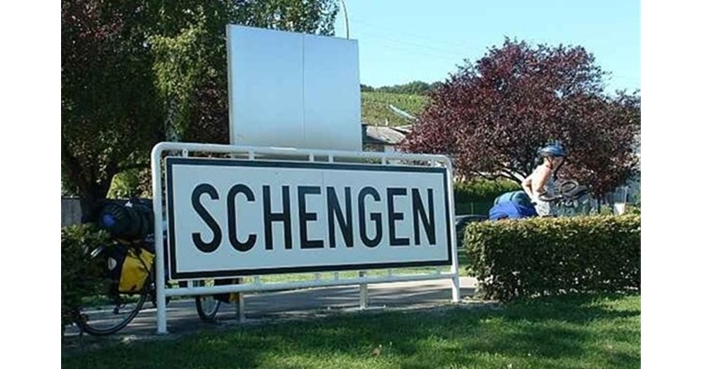 US Persuades Austria to Soften Stance on Schengen Expansion for Bulgaria and Romania