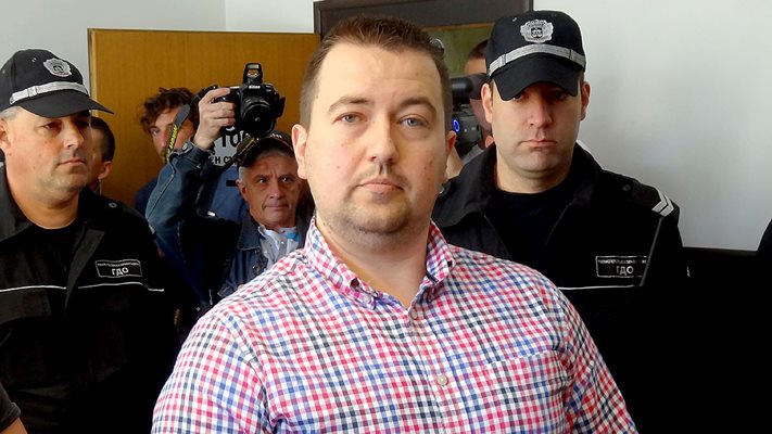 Адвокат Елдъров го грозят още няколко години затвор