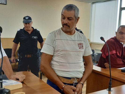 Николай Христов, обвинен за тройното убийство в Рогош. Снимки: Ваня Драганова