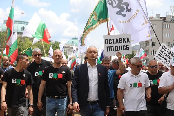 Протестът на "Възраждане" срещу кабинета "Денков" СНИМКА: Николай Литов