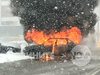 Кола избухна в пламъци в Люлин (Снимка)