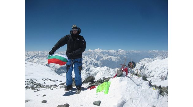 На връх Ленин (7134 м) в Памир, Киргизстан