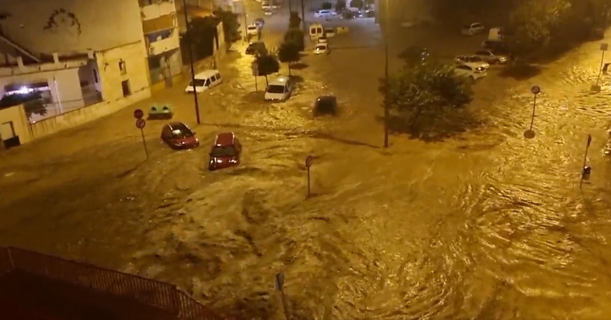 Първи смъртен случай заради наводненията в Испания (Видео, снимки)