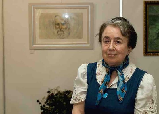 Художничката Лили Димкова е майка на офталмолога