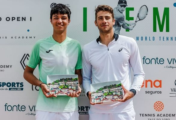 Александър Донски (вдясно) отново стана шампион на двойки на турнир в Португалия.