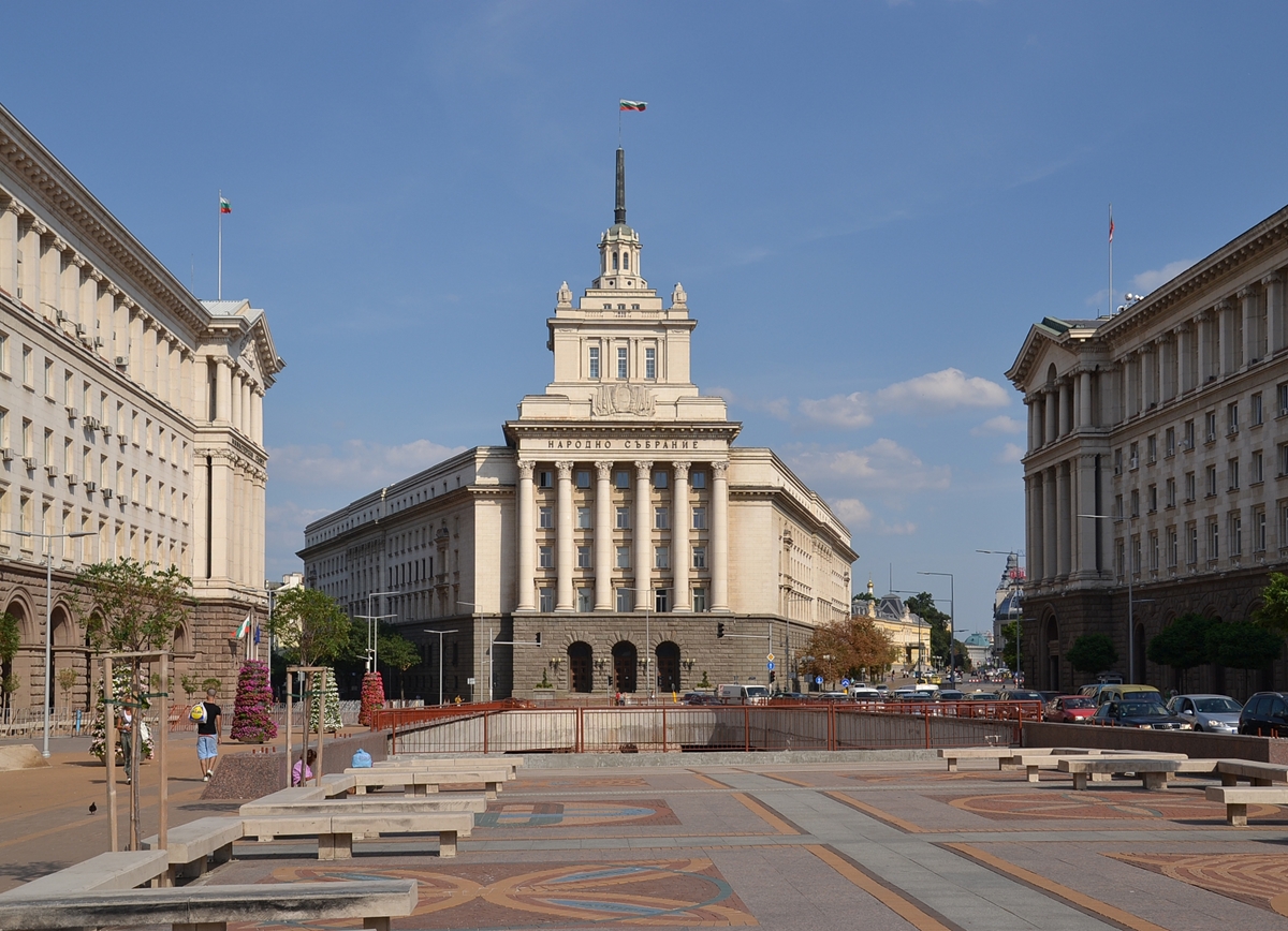 Народното събрание се събира извънредно заради скандала между КС и ЦИК