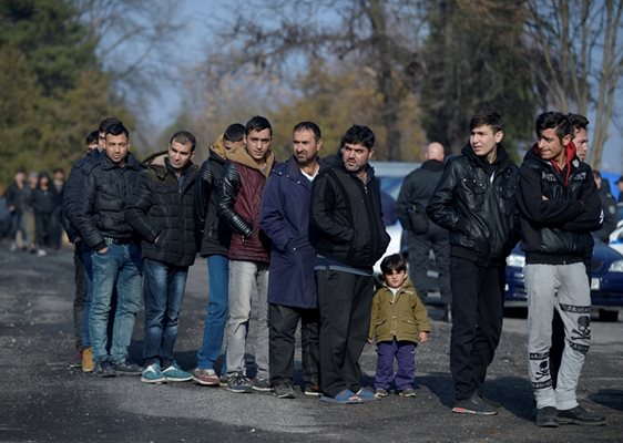 Хиляди бежанци са преминали българската граница, като сред тях е имало няколко десетки джихадисти
