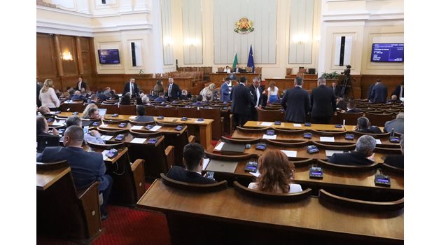 Депутатите ще мъдрят конституционните промени след лятната си ваканция

СНИМКА: “24 ЧАСА”