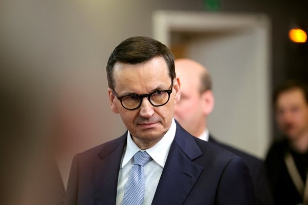 Матеуш Моравецки: Полша ще получи 800-900 млн. евро от ЕС за оръжията за Украйна