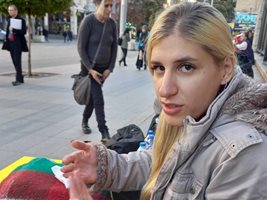 Габриела Банкова е твърдо решена да продължи гладната стачка пред Съдебната палата не само заради себе си, но и заради другите като нея.