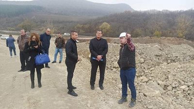 Several institutions visited the problematic section of Hemus on Saturday.





