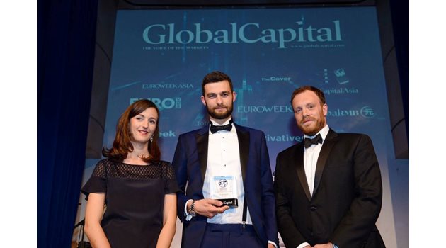 Александър Каролев с наградата Global Capital, май 2017 г.