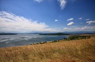 Столичанин е в болница със счупен череп след бой на брега на язовир „Огоста"