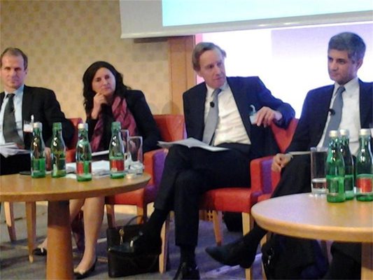 Българският вицепремиер Даниела Бобева бе сред участниците в конференцията “Юромъни” във Виена.
СНИМКА: АВТОРЪТ
