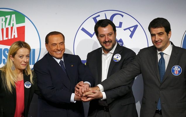 Лидерите от дясноцентристката коалиция - Джорджа Мелони, Силвио Берлускони, Матео Салвини и Рафаеле Фито (от ляво на дясно)  СНИМКИ: РОЙТЕРС