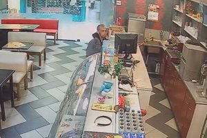 Арестуваха крадеца, отмъкнал телефон и пари от сладкарница в Пловдив