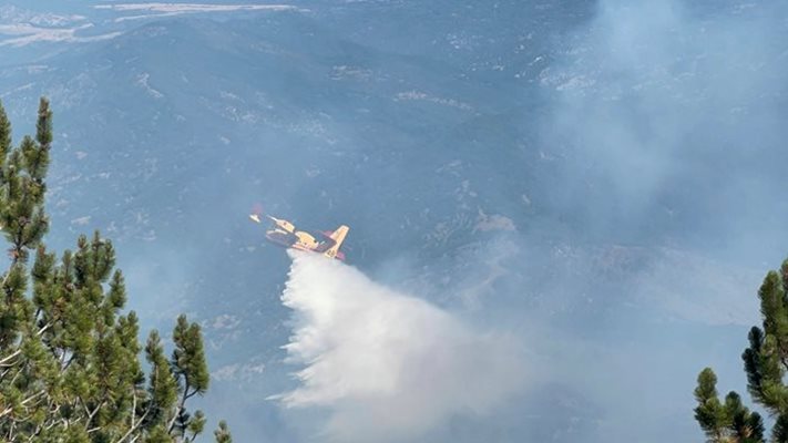 Гасенето на пожара край Струмяни