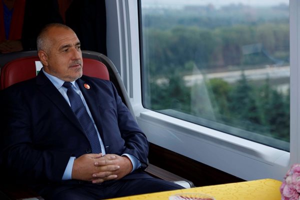 Премиерът Бойко Борисов във влака-стрела