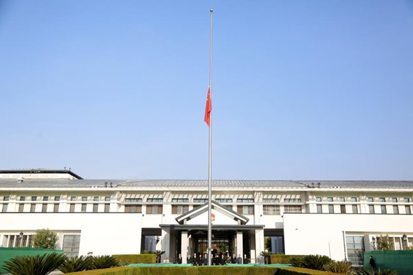 Валят съболезнования по повод смъртта на Дзян Дзъмин