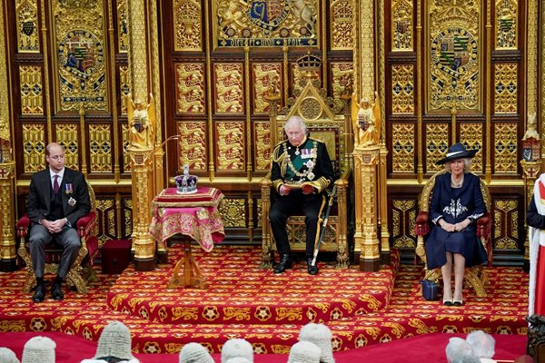 Преди години се говореше, че Елизабет може да прескочи Чарлз и да направи внука си Уилям крал