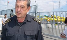 Главен комисар Николай Николов:
Моля, поне за 2-3 дни спрете дейността на полето