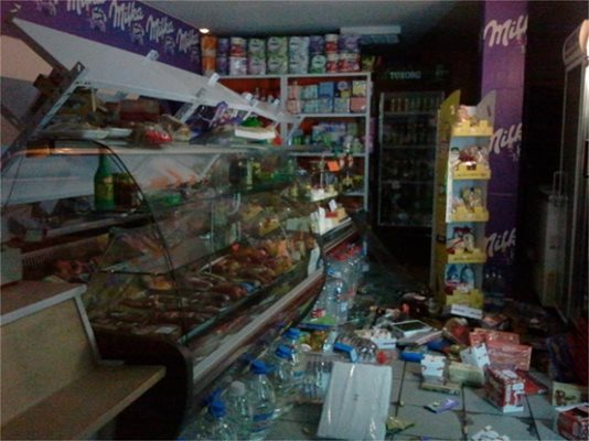 Пораженията в магазин в квартал "Борово"
Снимки: БТВ