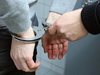 Задържаха 16-годишен пласьор до гимназия в Бургас, в дома му - нелегално оръжие