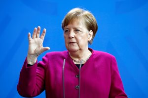 "Кризисният канцлер": Меркел с уверена ръка управлява поредната криза