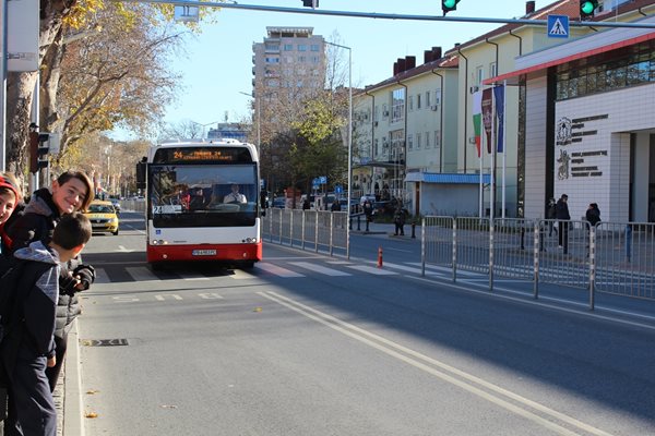 От утре учениците са в междусрочна ваканция и по-малко ще са пътниците в градския транспорт, посочват превозвачи.