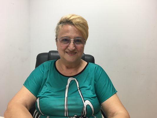 Шефката на пловдивските художници ще учи запалянковците и децата от отбора да рисуват.