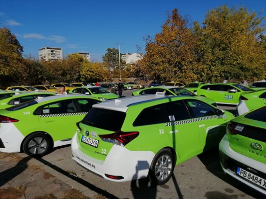 Таксита протестират срещу скъпата гражданска отговорност.