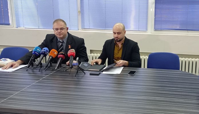 Прокурорите Атанас Илиев (вляво) и Нено Димов изнесоха потресаващи случаи на домашно насилие в Пловдив.
