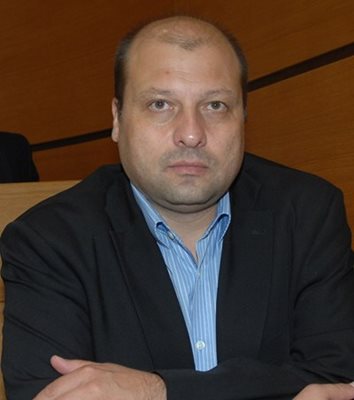 Илиан Иванов