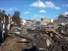 Пожарът във високопланинското село Кръстава избухна от плевня около 21ч. в петък.