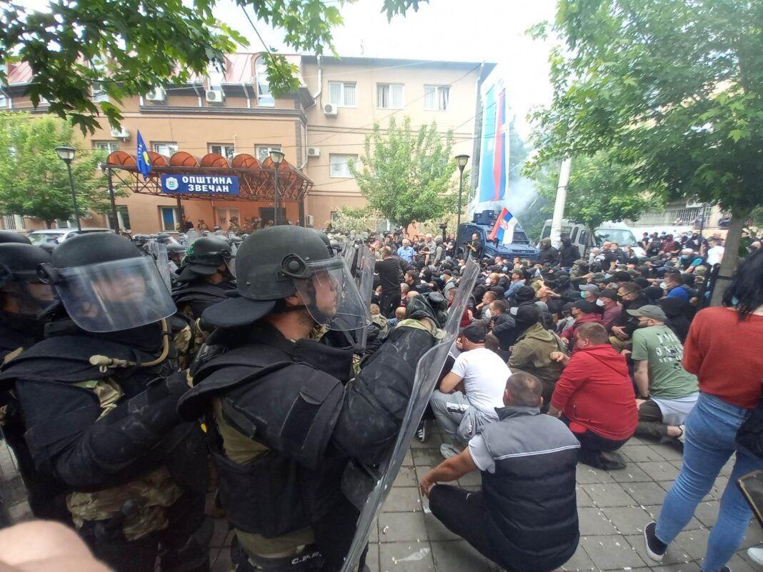 Косовските сърби протестират десети ден подред