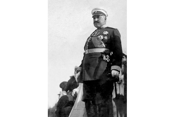 Генералът от пехотата и дипломат граф Николай Игнатиев на тържествата в Княжество България през 1902 г. Снимката е от РИМ - Стара Загора.