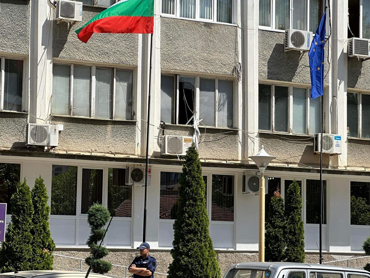Проверка на МВР изяснява опита за бягство на арестант от сградата на полицията в Казанлък