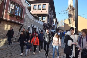 Чужди туристки 5 часа заключени в къща в Стария Пловдив