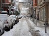 Лекари предупреждават за вредата от чистенето на сняг