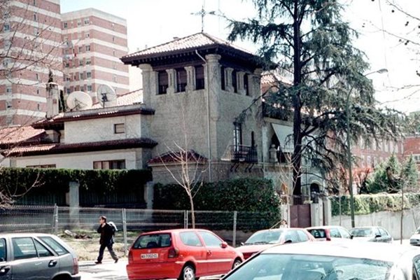 Домът на Симеон на Авенида дел Вайе в Мадрид е интересен обект не само за оперативните работници, става ясно от докладите на Държавна сигурност.