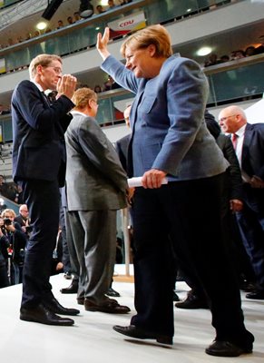 Германската канцлерка Ангела Меркел заяви, че е очаквала по-добър резултат на изборите за Бундестаг. Снимка РОЙТЕРС