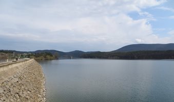 Ограничават още водата за Варна и Бургас