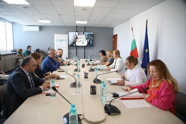 Ръководството на БНТ на една маса с членовете на СЕМ за отчета на генералния директор Емил Кошлуков