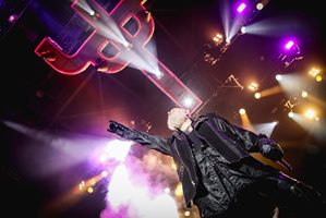Три поколения напълниха "Арена София" за шоуто на Judas Priest