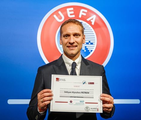 Стенли вече взе диплома от УЕФА с високо отличие