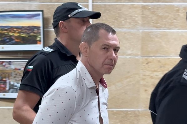 Назначават още експертизи за убийството на баща и син в Пловдив