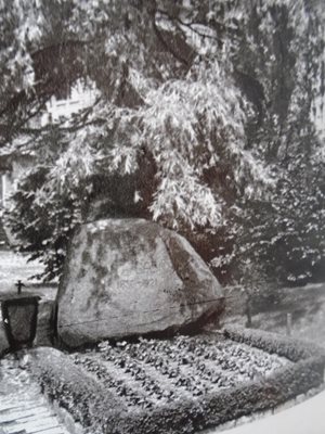 Стара снимка на гроба на Иван Вазов
