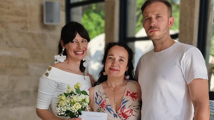 Яна Титова и Алек Алексиев празнуваха "малка сватба"